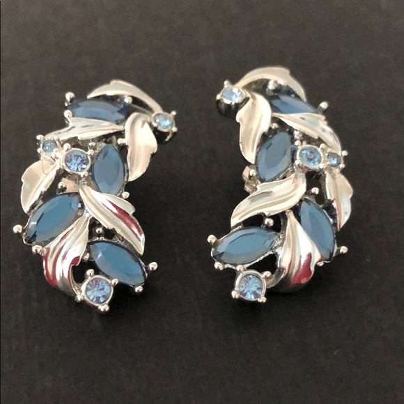 VINTAGE BLUE CRYSTAL GEM SILVER LEAF CLIP EARRINGS - Picture 8 of 8